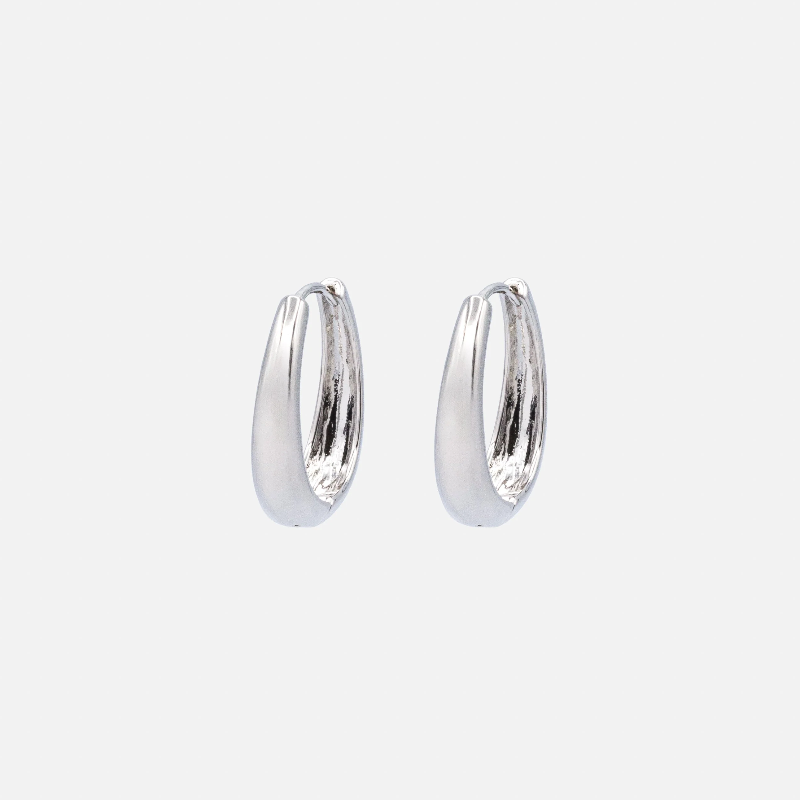 Boucles d'oreilles anneaux argentés ovales
